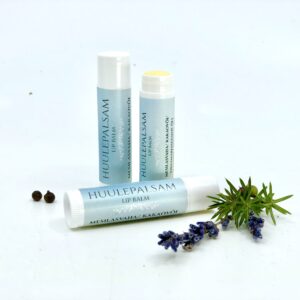 Huulepalsam mesilasvaha ja lavendli eeterliku õliga. Lipbalm with beeswax and lavender essetial oil