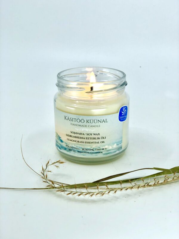 Käsitöö sojavaha küünal sidrunheina eeterliku õliga. Handmade soya was candle with lemongrass essential oil