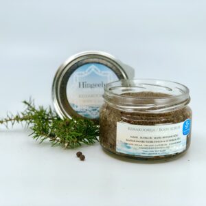 Kehakoorija sidrunheina eeterliku õliga. Bodyscrub with lemongrass essential oil