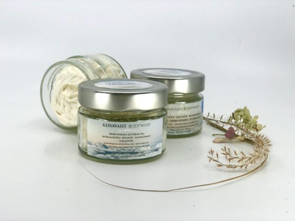 Sidrunheinaga kehavaht. Bodywhip with lemongrass essential oil